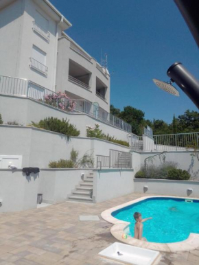 Apartments Sany with pool - Crikvenica